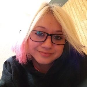 Meet your Posher, Clarissa